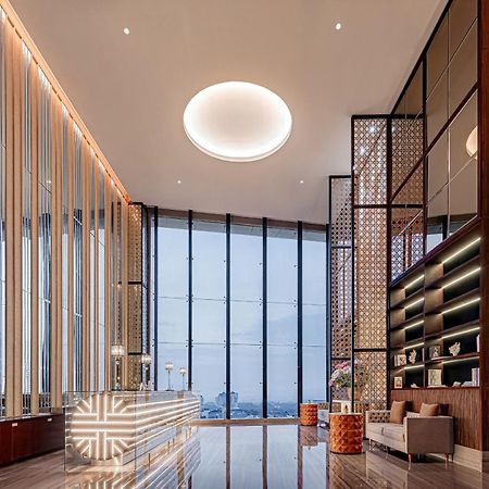 Whiz Luxe Hotel Spazio Surabaya Exterior photo